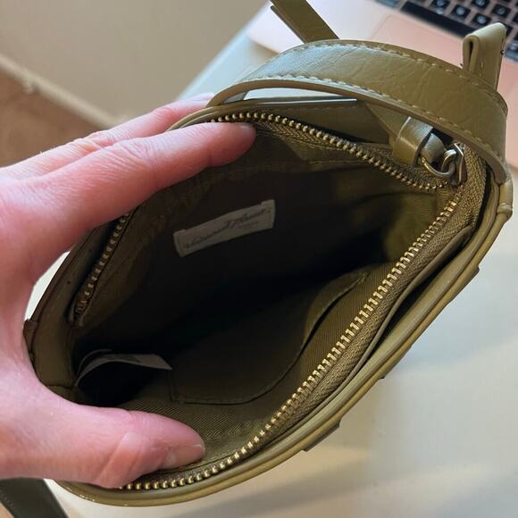 Green Woven Weaved Square Small Vegan Leather Crossbody Bag - Picture 6 of 16